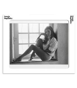 Image Republic - Affiche La Galerie Raquel Welch 1 38 x 56 cm - Blanc