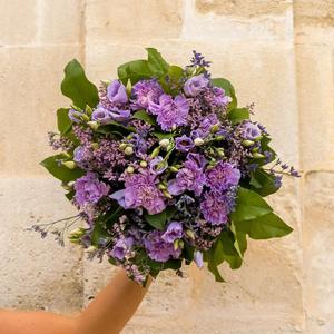 Bouquet Violette | Chez votre Fleuriste | Fleurs à offrir pour anniversaire, cadeau, fête, mariage, naissance | Livraison ou retrait magasin
