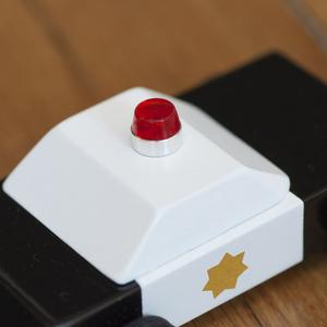 Petites voitures en bois