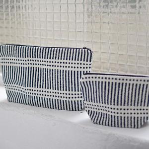 Trousse de toilette en coton imprimé au block print manuel blanc bleu Mike Scarlette Ateliers - GM