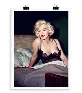 Image Republic - Affiche La Galerie "Marilyn Monroe Lit" 56 x 76 cm - Blanc