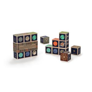 Cubes en bois planètes
