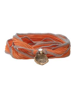 Catherine Michiels - Bracelet en soie à nouer et charm Simplify en bronze - Orange