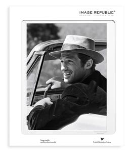 Image Republic - Affiche La Galerie "Belmondo Chapeau" 40 x 50 cm - Blanc