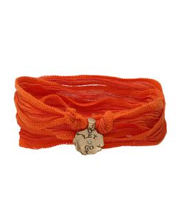 Catherine Michiels - Bracelet en soie à nouer et charm Let Go en bronze et diamant - Orange